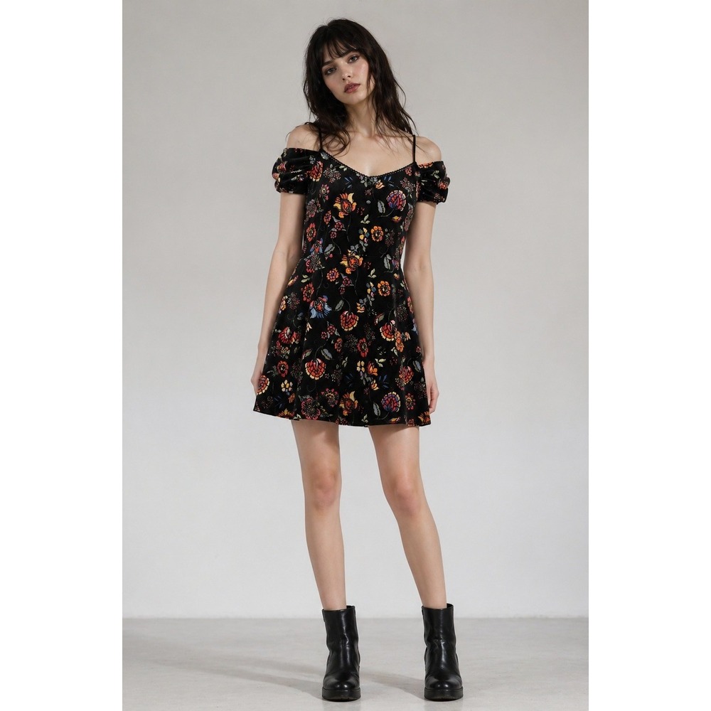 Forever 21‎ Contemporary Velvet Floral Cold Shoulder Lace Up Mini Dress XL Black